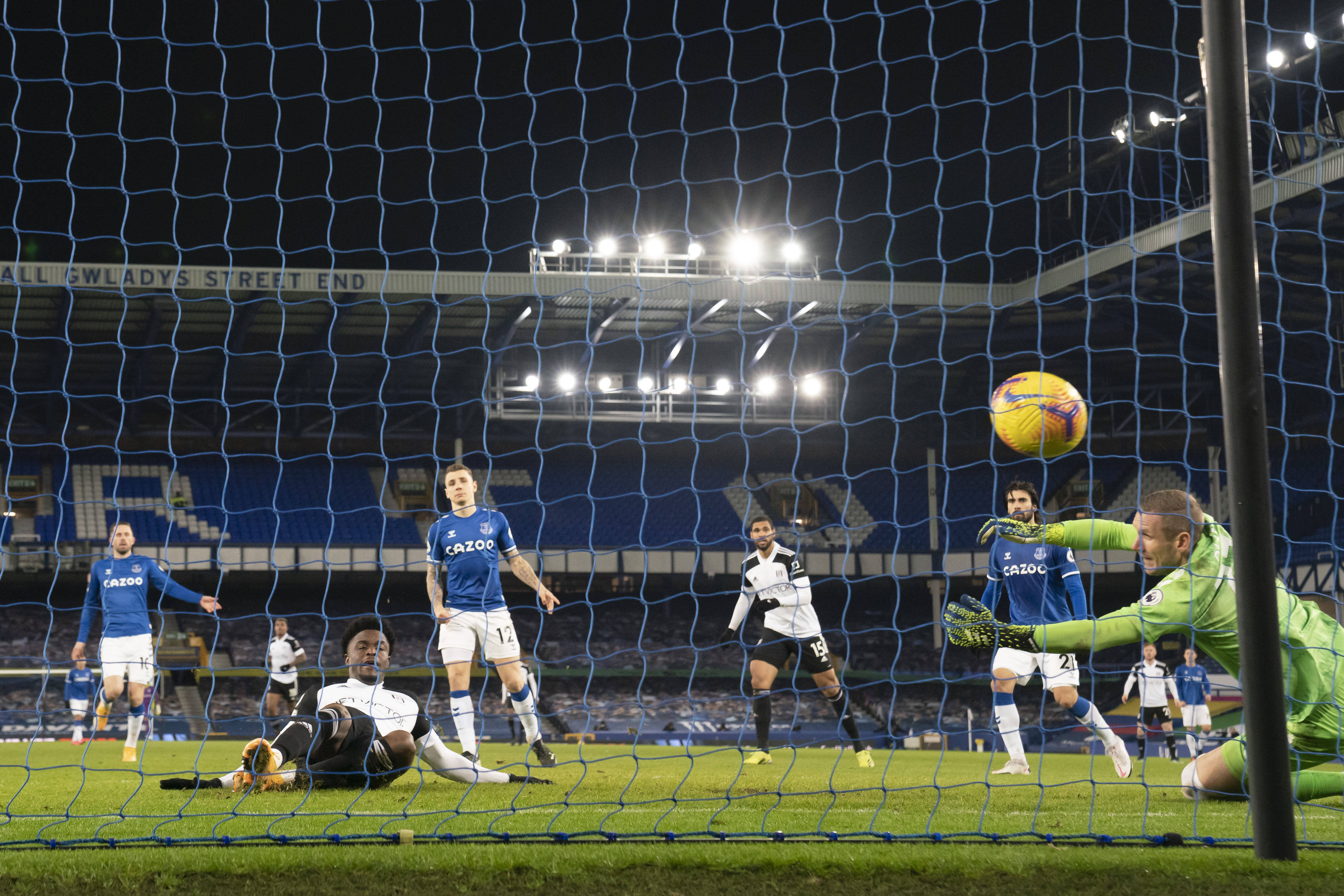 群的举动背 群的举动背