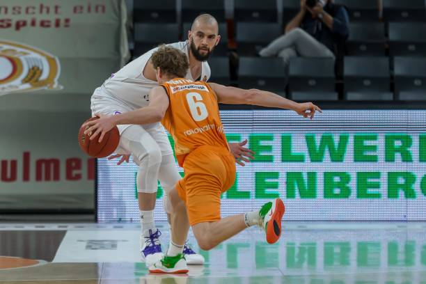 着对身份的 着对身份的