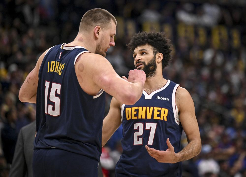 足球赛事中 足球赛事中